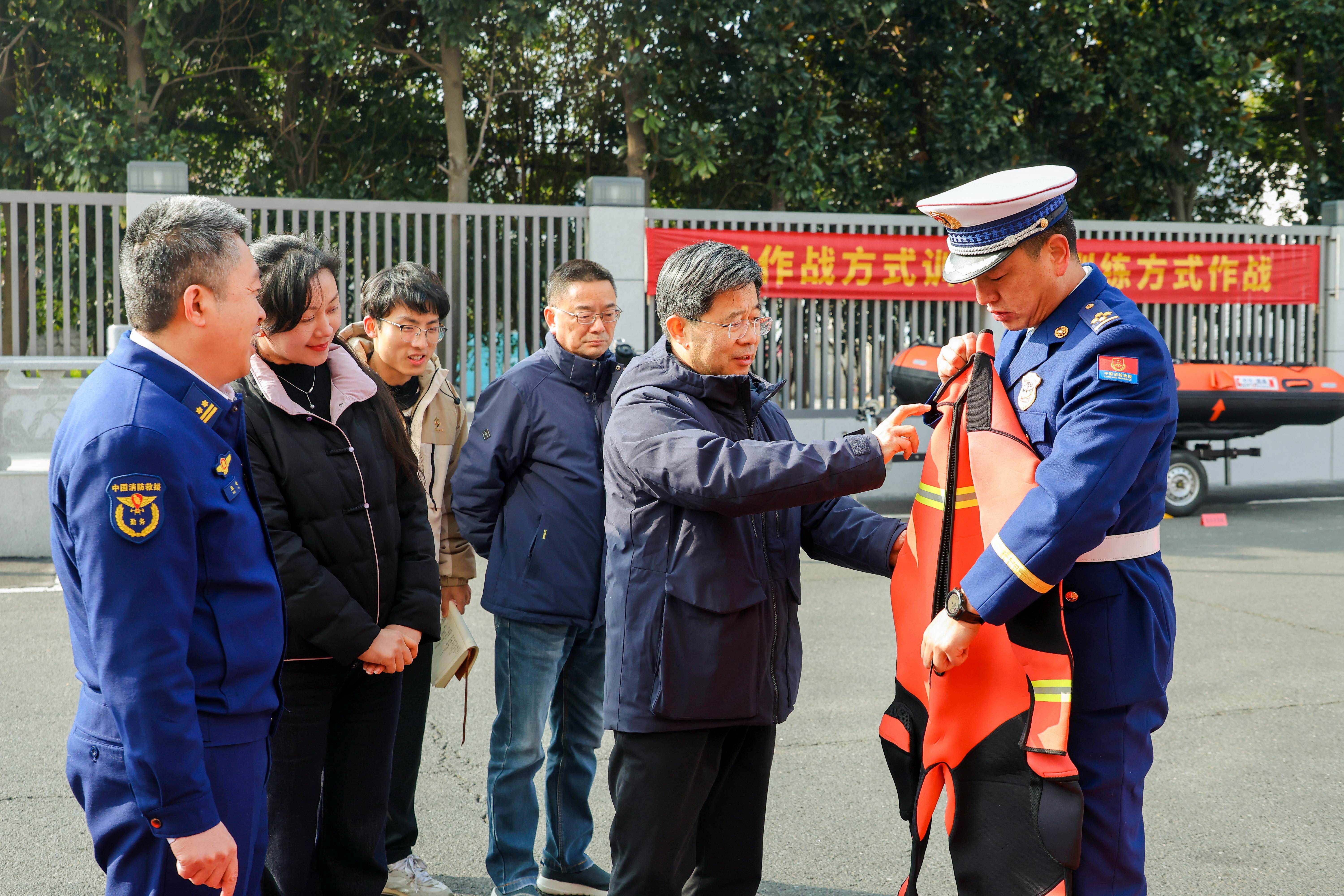 市总工会慰问坚守岗位一线